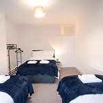 Homestay 3-bedroom Flat-freeparking & Wifi, Sleeps7 Bristol