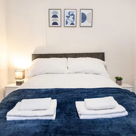 3-bedroom Flat-free Parking & Wifi, Sleeps7