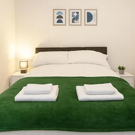 3-bedroom Flat-freeparking & Wifi, Sleeps7 *