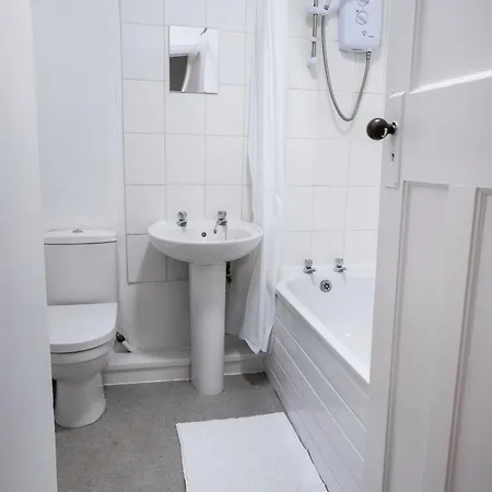 3-bedroom Flat-free Parking & Wifi, Sleeps7