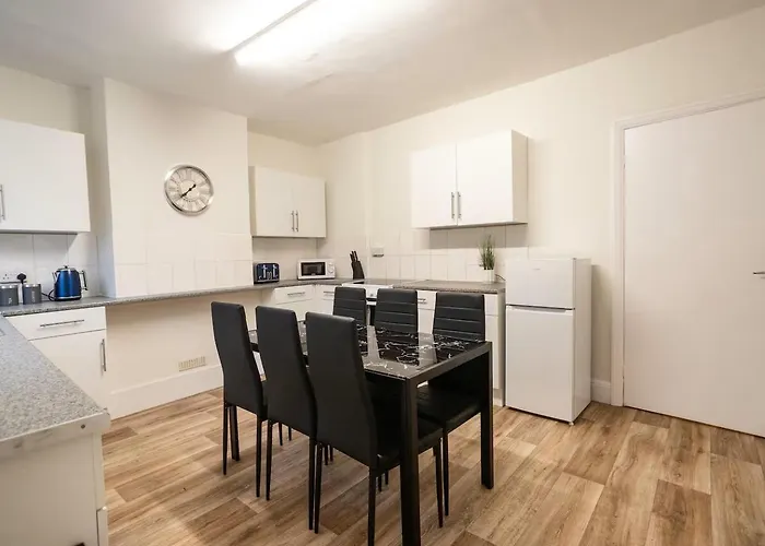 公寓 3-bedroom Flat-freeparking & Wifi, Sleeps7 *