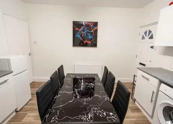 3-bedroom Flat-freeparking & Wifi, Sleeps7 Ubytování v soukromí