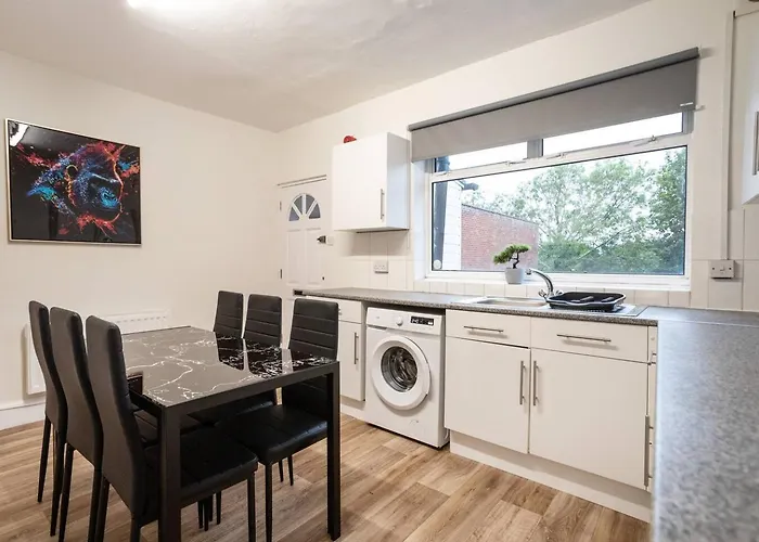 Ubytování v soukromí 3-bedroom Flat-freeparking & Wifi, Sleeps7 Bristol