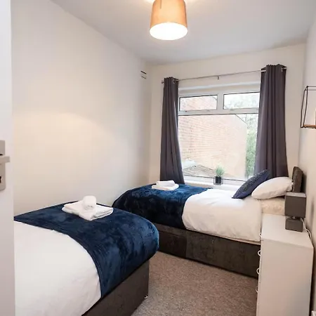 3-bedroom Flat-free Parking & Wifi, Sleeps7