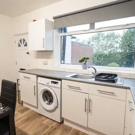 3-bedroom Flat-free Parking & Wifi, Sleeps7 * Bristol