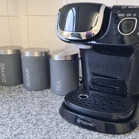 Alloggio in famiglia 3-bedroom Flat-freeparking & Wifi, Sleeps7