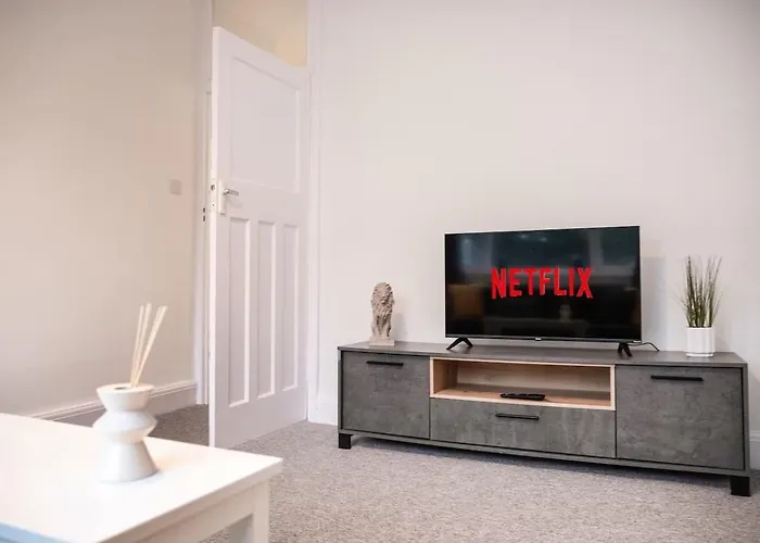 3-bedroom Flat-freeparking & Wifi, Sleeps7 Privat bolig *