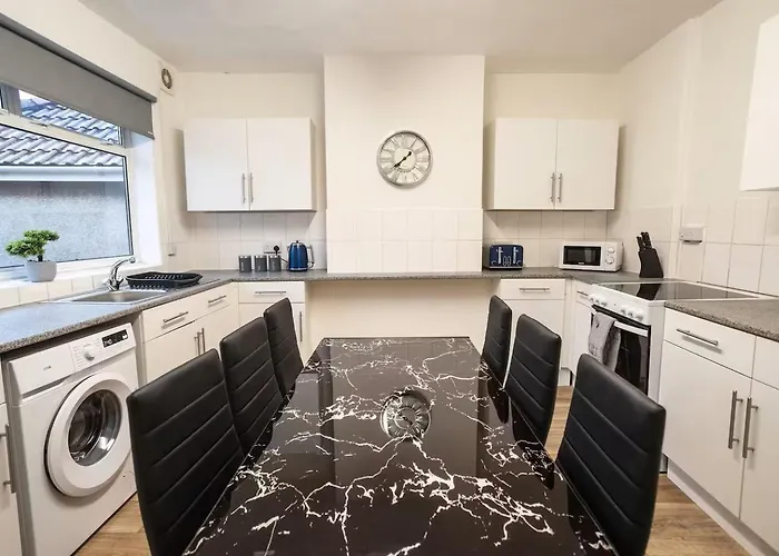 3-bedroom Flat-freeparking & Wifi, Sleeps7 Privat bolig *