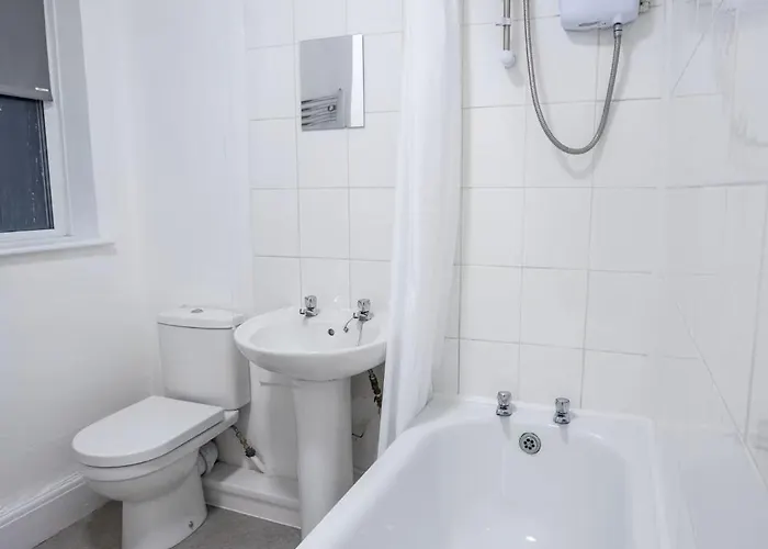 Homestay 3-bedroom Flat-freeparking & Wifi, Sleeps7 Bristol